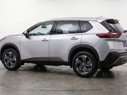 Used 2025 Nissan Rogue SV AWD/4WD image 6