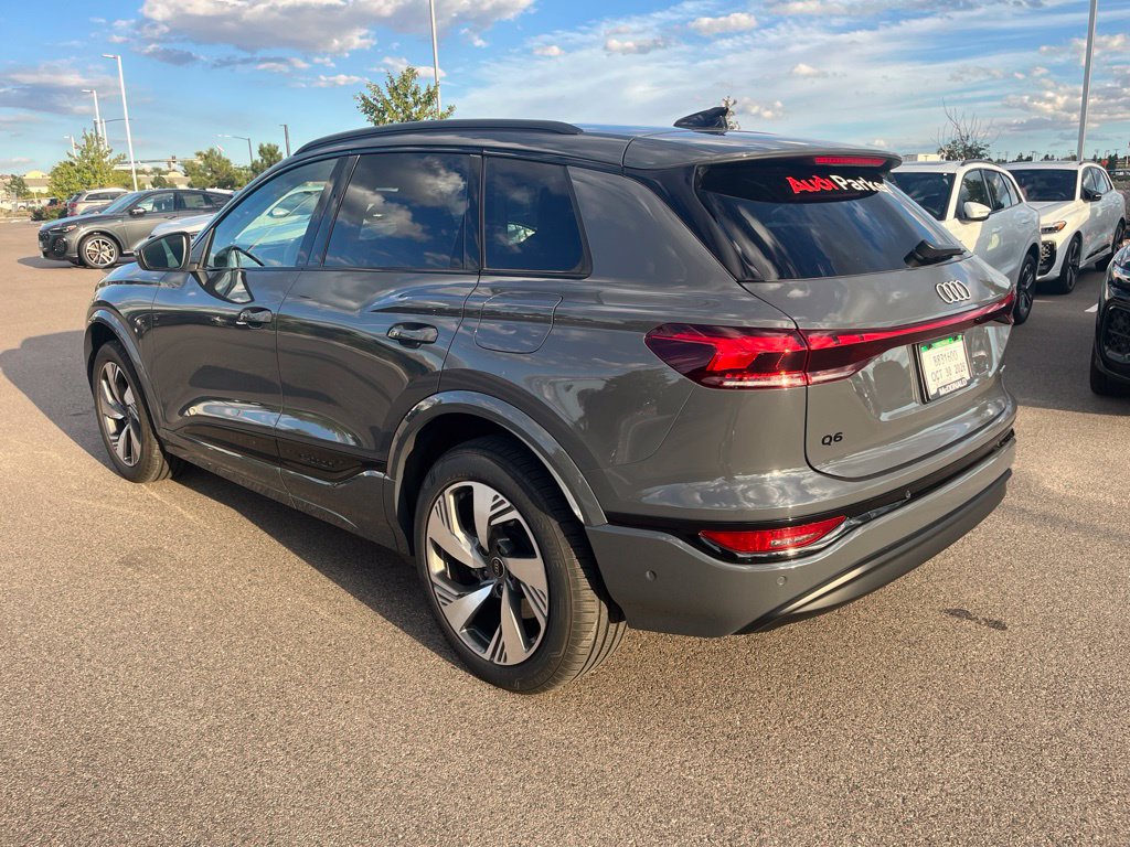 Used 2025 Audi Q6 e-tron Premium Plus w/ Premium Plus AWD/4WD image 3