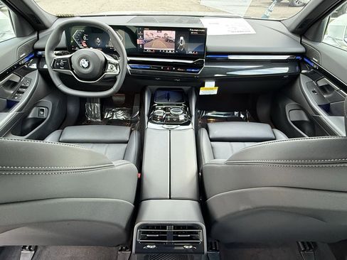 Used 2025 BMW 530i image 30