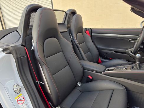 Used 2025 Porsche 718 Boxster GTS RWD image 33