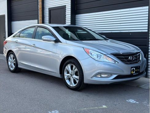 Used 2011 Hyundai Sonata Limited FWD image 11