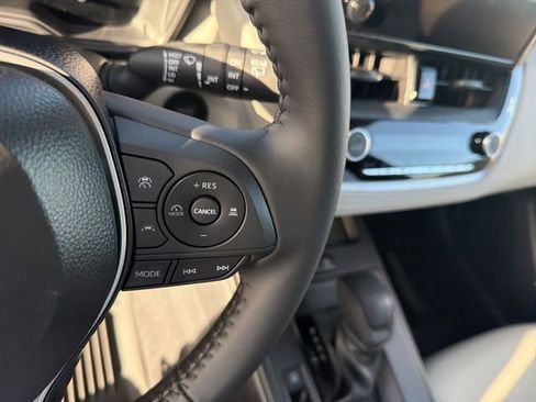 Certified 2026 Toyota Corolla Cross LE image 18