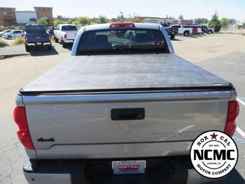 Used 2018 Toyota Tundra SR5 w/ SR5 Upgrade Package AWD/4WD image 15