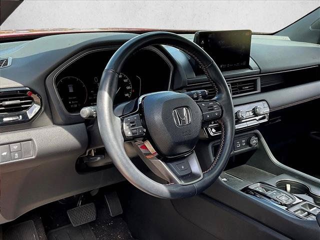 Used 2024 Honda Pilot TrailSport image 13