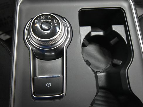 Used 2024 Ford Edge SE image 16