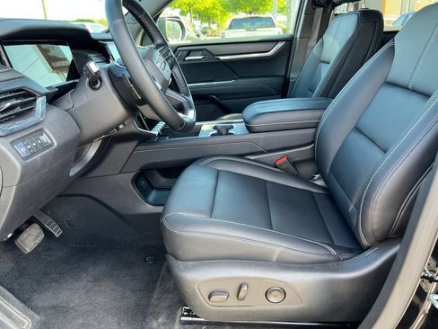 Used 2026 GMC Acadia Elevation w/ Elevation Premium Package AWD/4WD image 10