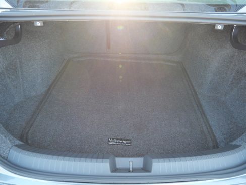 Certified 2025 Volkswagen Jetta Sport image 18