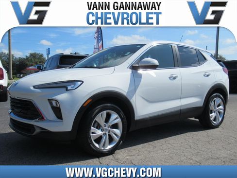 Used 2024 Buick Encore GX Preferred FWD image 1