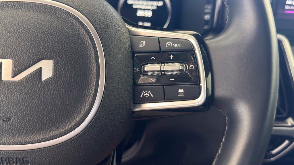 Used 2023 Kia Sorento SX AWD/4WD image 5