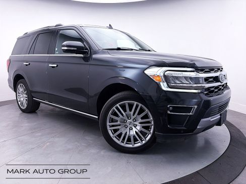 Used 2024 Ford Expedition Limited AWD/4WD image 1
