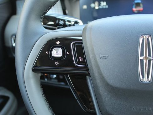 New 2026 Lincoln Corsair Premiere image 16