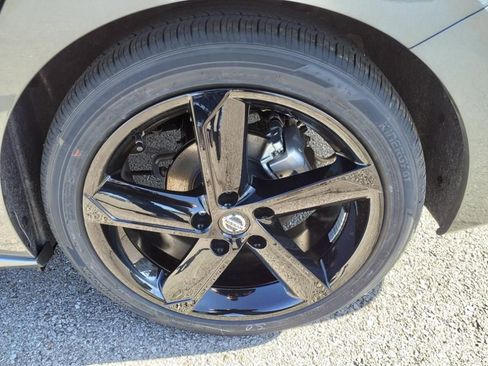 Used 2023 Nissan Sentra SR w/ Trunk Package FWD image 5