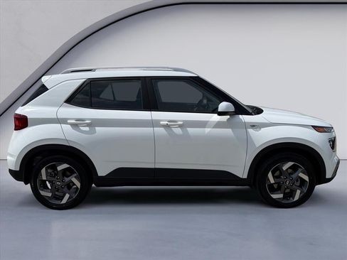 New 2026 Hyundai Venue SEL FWD image 6