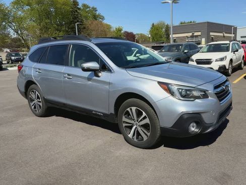 Used 2019 Subaru Outback 2.5i Limited AWD/4WD image 2