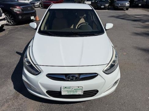Used 2014 Hyundai Accent GLS w/ Option Group 2 FWD image 9