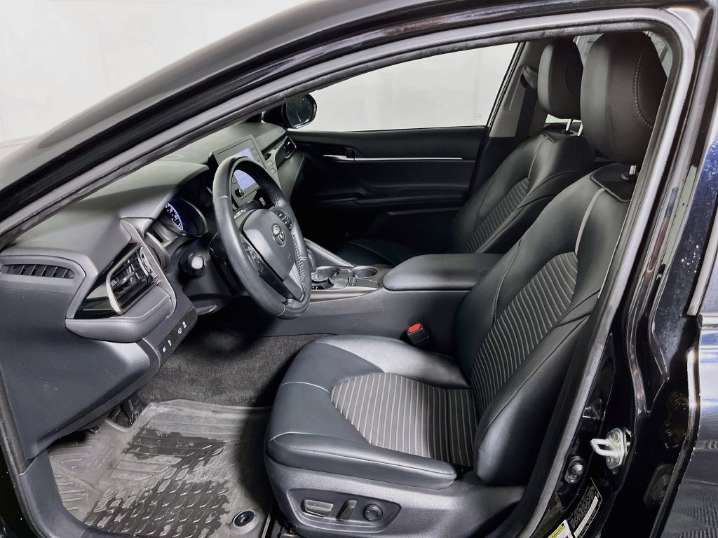 Used 2023 Toyota Camry SE w/ Convenience Package FWD image 12