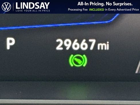 Used 2023 Volkswagen Tiguan SE w/ Panoramic Sunroof Package image 25