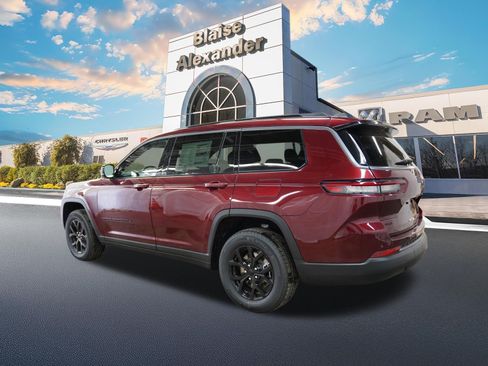 New 2026 Jeep Grand Cherokee L 4WD image 11
