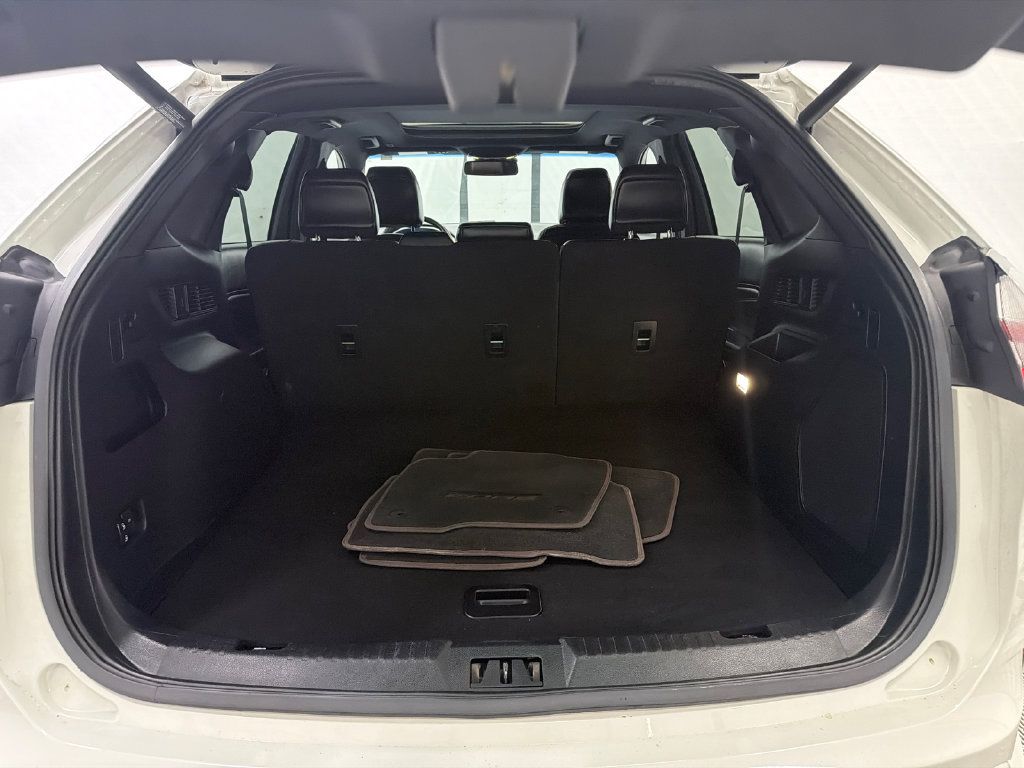Used 2020 Ford Edge Titanium w/ Equipment Group 301A FWD image 20