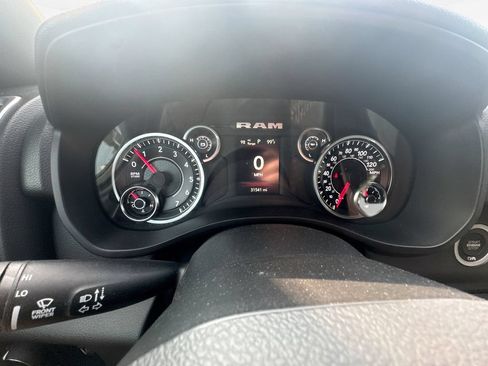 Used 2023 RAM 1500 Lone Star AWD/4WD image 10