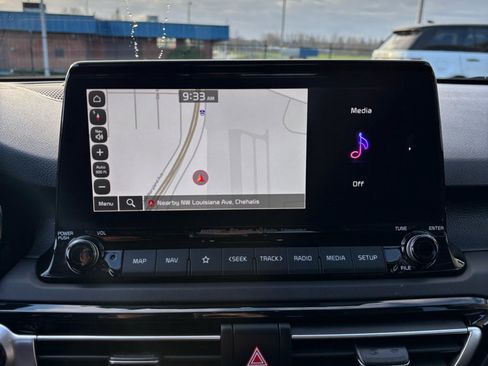 Used 2023 Kia Seltos SX image 19