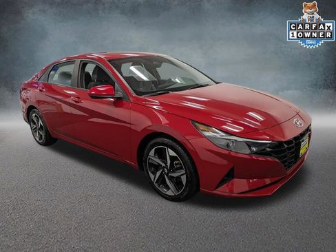 Used 2023 Hyundai Elantra SEL w/ Convenience Package image 3