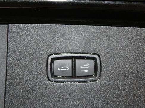 Used 2023 Porsche Cayenne S image 51