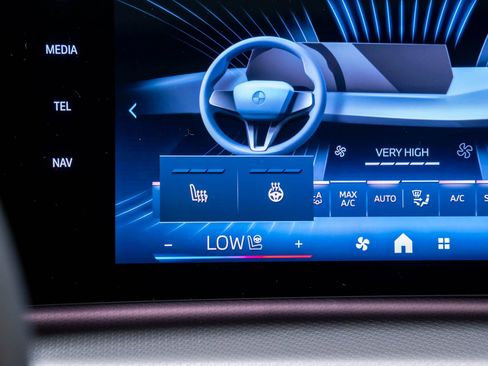 New 2025 BMW X1 xDrive28i w/ Technology Package image 26