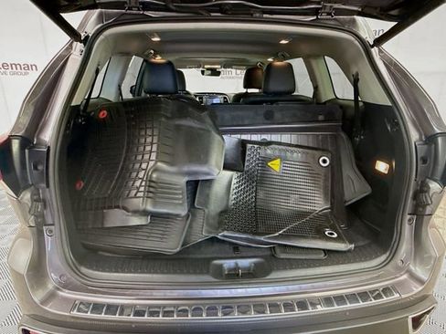 Used 2019 Toyota Highlander Limited image 28