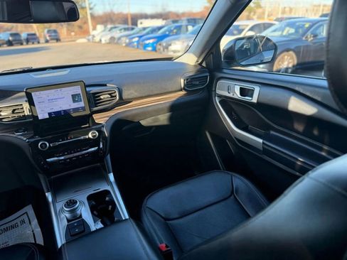 Used 2023 Ford Explorer Limited AWD/4WD image 18