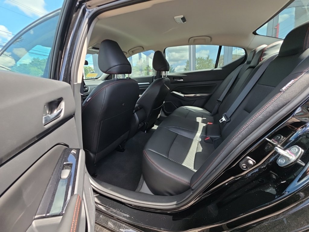 Certified 2023 Nissan Altima 2.5 SR AWD/4WD image 11