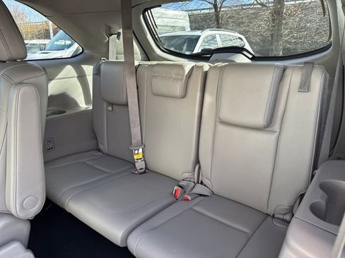 Used 2018 Toyota Highlander XLE image 11