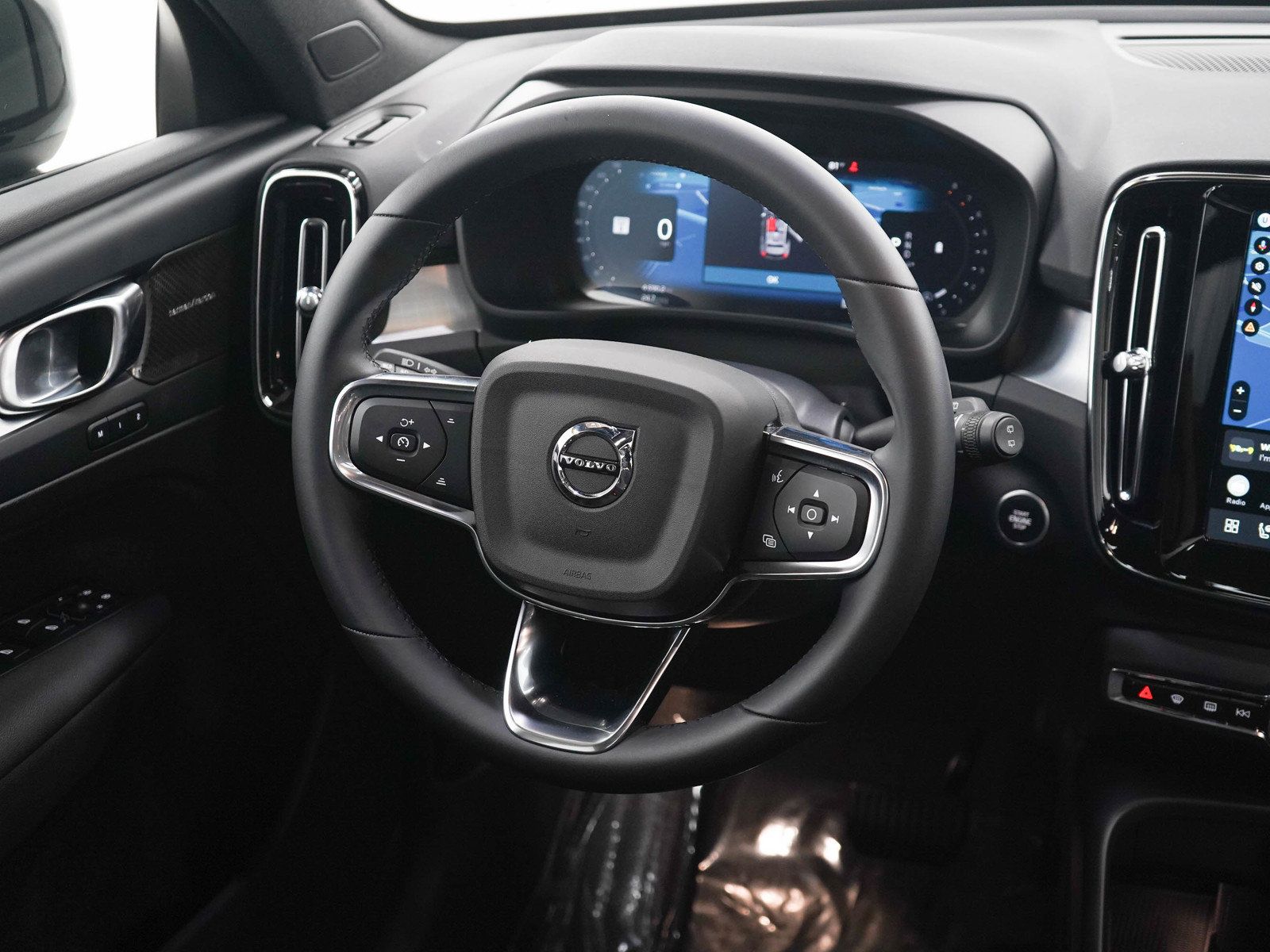 Used 2026 Volvo XC40 B5 Ultra w/ Protection Package Premier AWD/4WD image 14