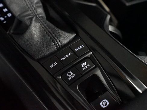 Used 2025 Toyota Camry SE FWD image 23