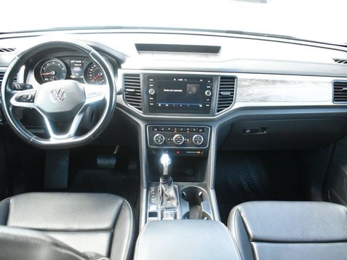 Used 2020 Volkswagen Atlas Cross Sport SE FWD image 11