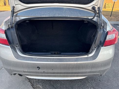 Used 2015 Subaru Legacy 2.5i Premium w/ Moonroof Package image 14