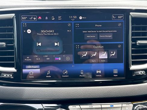Used 2024 Chrysler Pacifica Touring-L FWD image 18