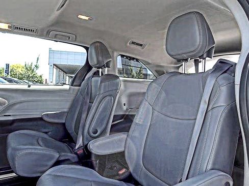 Used 2023 Toyota Sienna Limited AWD/4WD image 25