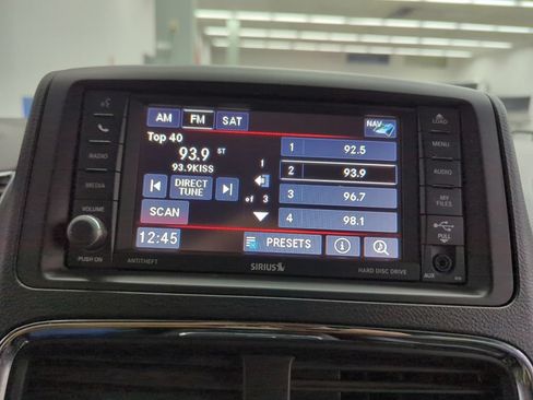Used 2017 Dodge Grand Caravan GT FWD image 17