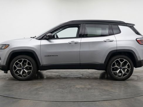Used 2025 Jeep Compass Limited AWD/4WD image 5