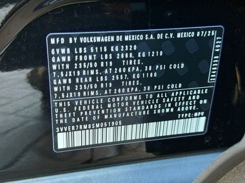 New 2025 Volkswagen Tiguan SE image 23