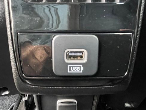 Used 2024 Jeep Compass Limited image 23