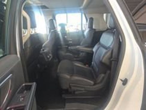 Used 2025 Ford Expedition Max Platinum AWD/4WD image 24
