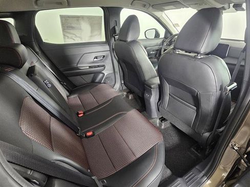 New 2026 Nissan Kicks SR w/ Cold Weather Package image 18