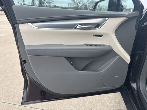 Used 2020 Cadillac XT5 Premium Luxury AWD/4WD image 16