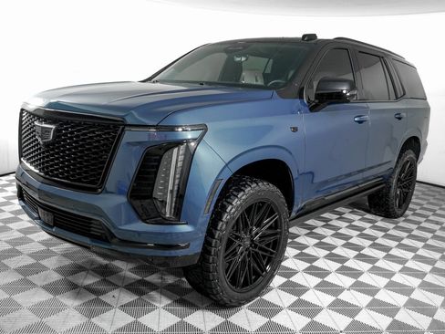 Used 2026 Cadillac Escalade Platinum Sport w/ LPO, ONYX Package image 9