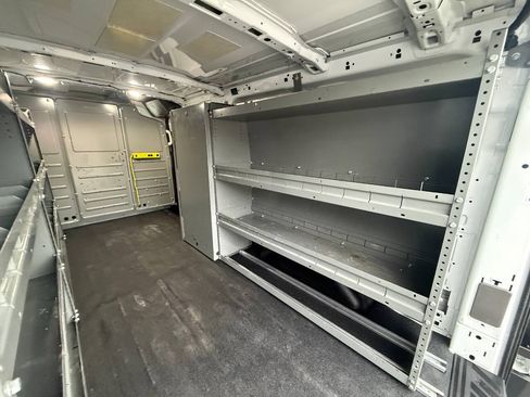 Used 2023 Ford Transit 250 Low Roof AWD image 17