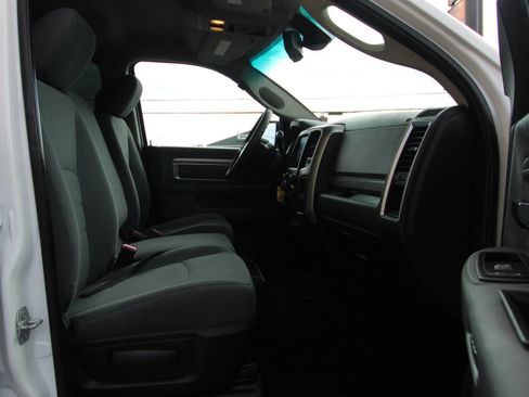 Used 2018 RAM 2500 SLT AWD/4WD image 10