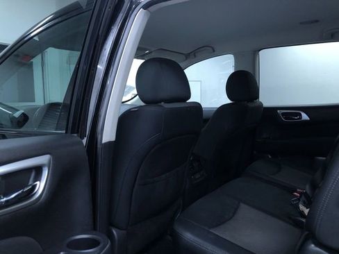 Used 2017 Nissan Pathfinder SV w/ SV Cold Weather Package image 19