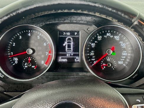 Used 2017 Volkswagen Jetta SE image 16